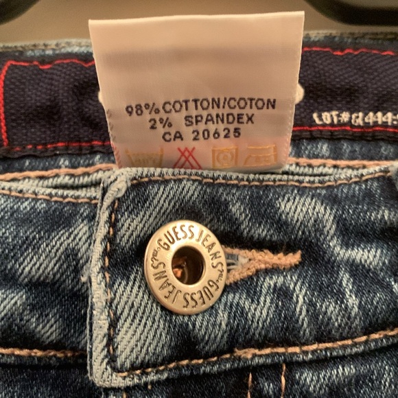 GUESS Vintage Patchwork Jeans - Picture 7 of 7